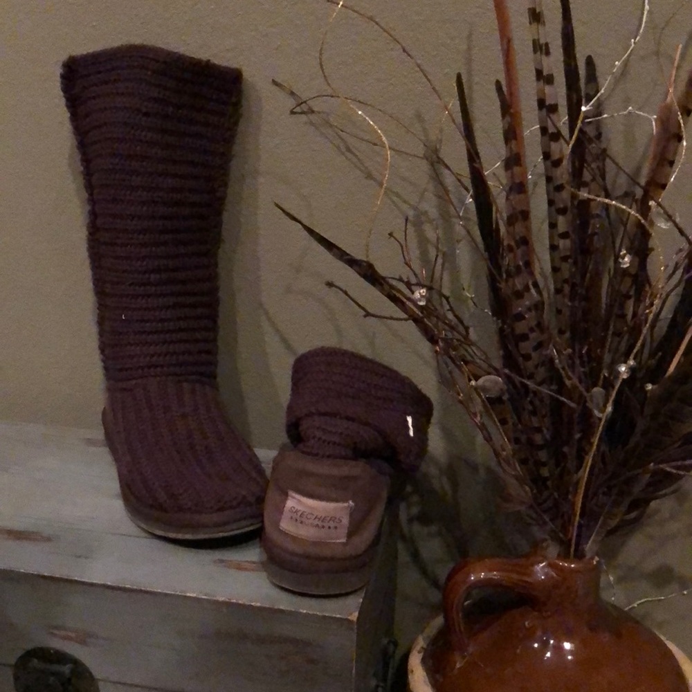 Skechers Chocolate Knit  Boots